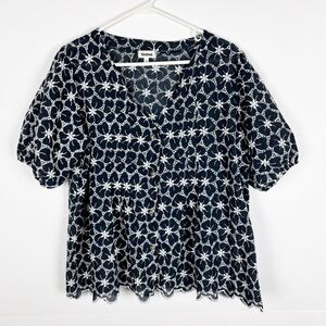 Kindred Top size Large Embroidered Puff Sleeve Navy Blue White Floral